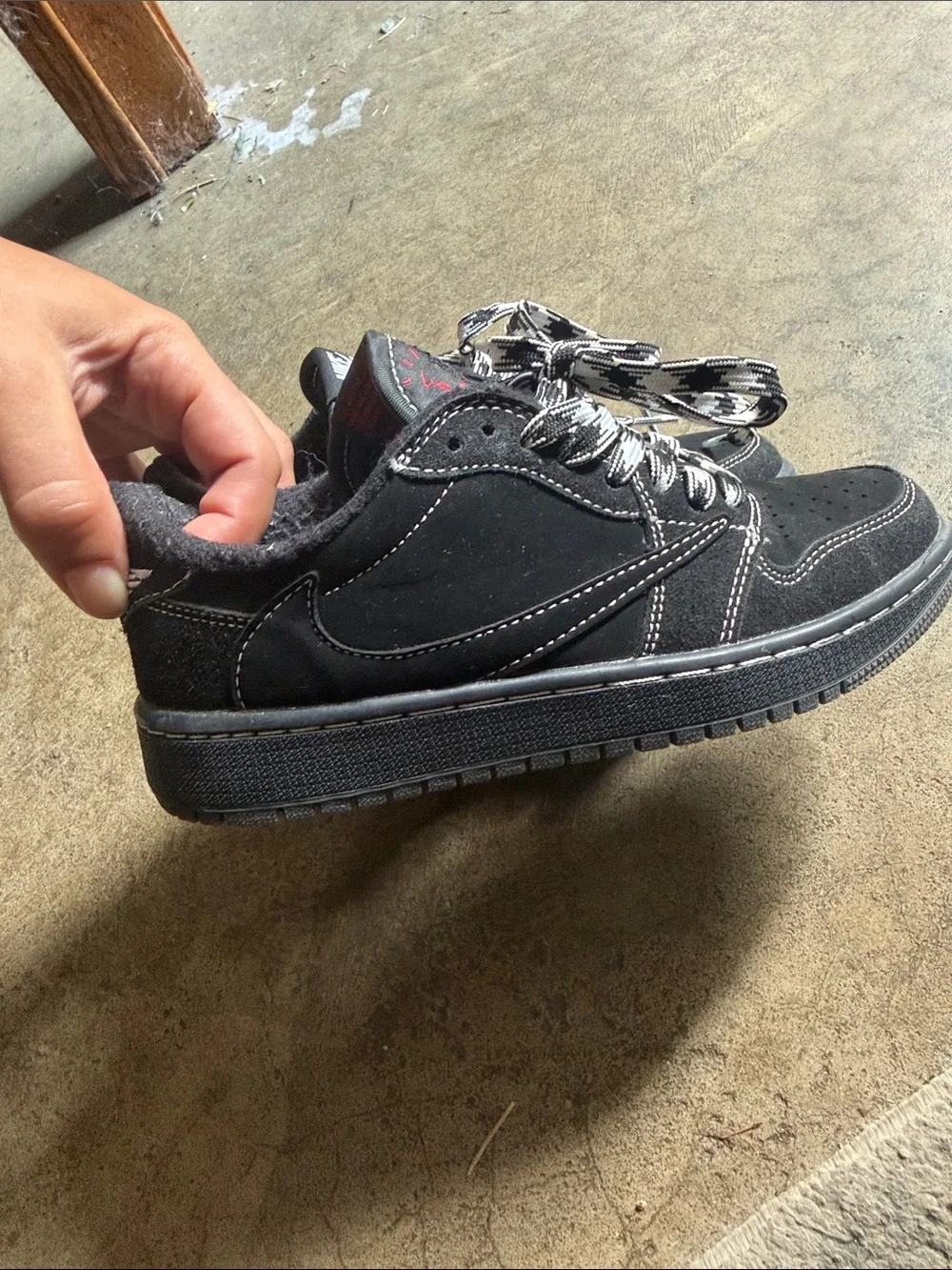 Travis Scott x Jordan 1 “black phantom” 5.5Y/7 women